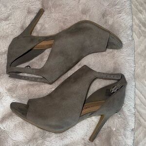 Christian Siriano- Women’s Open-Toe Suede Peep-Toe Slingback Heels - Gray
